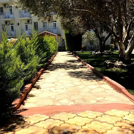 Ξενοδοχείο Doga 3*